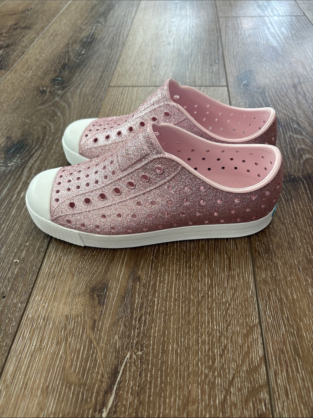 NEW Native Jefferson Shoes Kids J2 Rose Pink Glitter Slip-On Sneakers